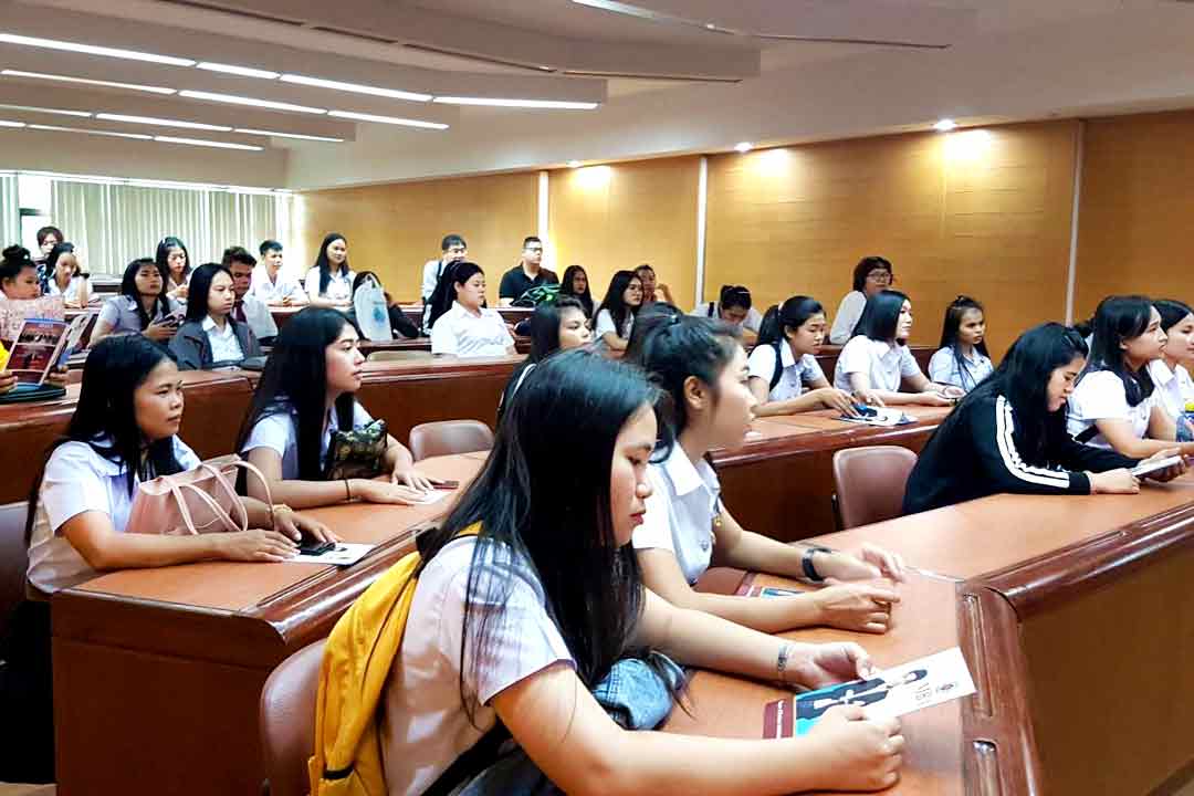 นักศึกษาใหม่ คณะบริหารธุรกิจ เยี่ยมชมหน่วยงานต่างๆ ที่เปิดบริการในวันอาทิตย์ นักศึกษาใหม่ คณะบริหารธุรกิจ เยี่ยมชมหน่วยงานต่างๆ ที่เปิดบริการในวันอาทิตย์